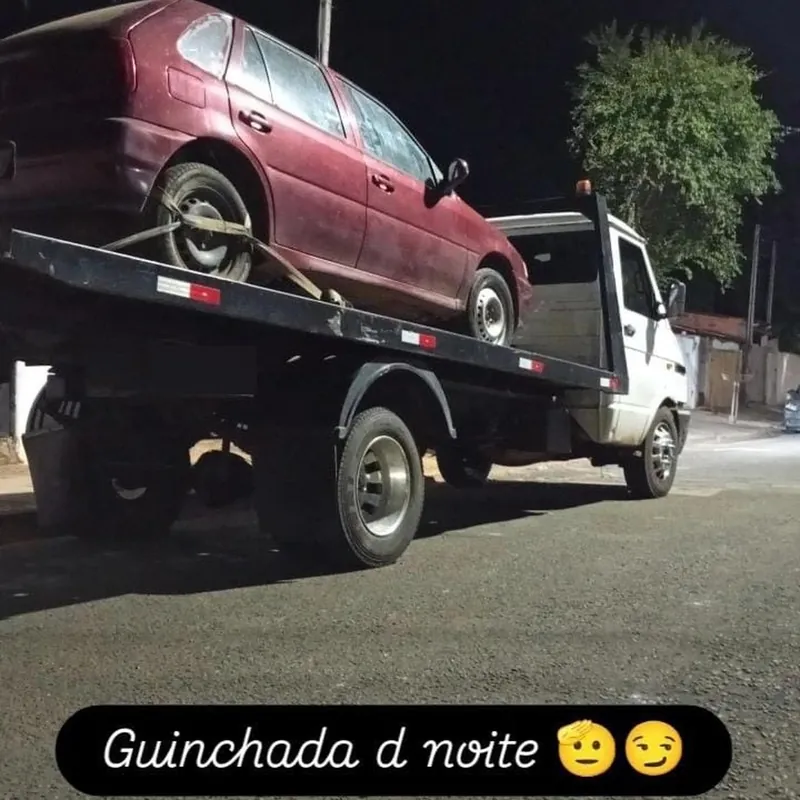 Atendimento noturno: sed&atilde; vinho na plataforma &mdash; guincho 24 horas em Tatu&iacute;